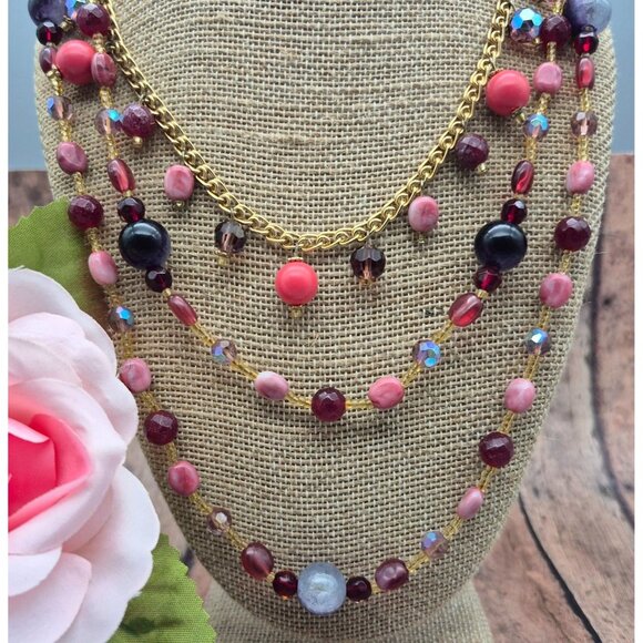 Pretty Gold Tone Multi Strand Beaded Shades of Pink Boho Necklace 19" Layered - Picture 3 of 9